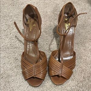 Brooks Brothers Brown Heels with Woven Detailing